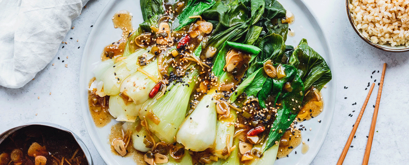 Gedämpfter Pak Choi mit Knoblauch-Ingwer-Sauce